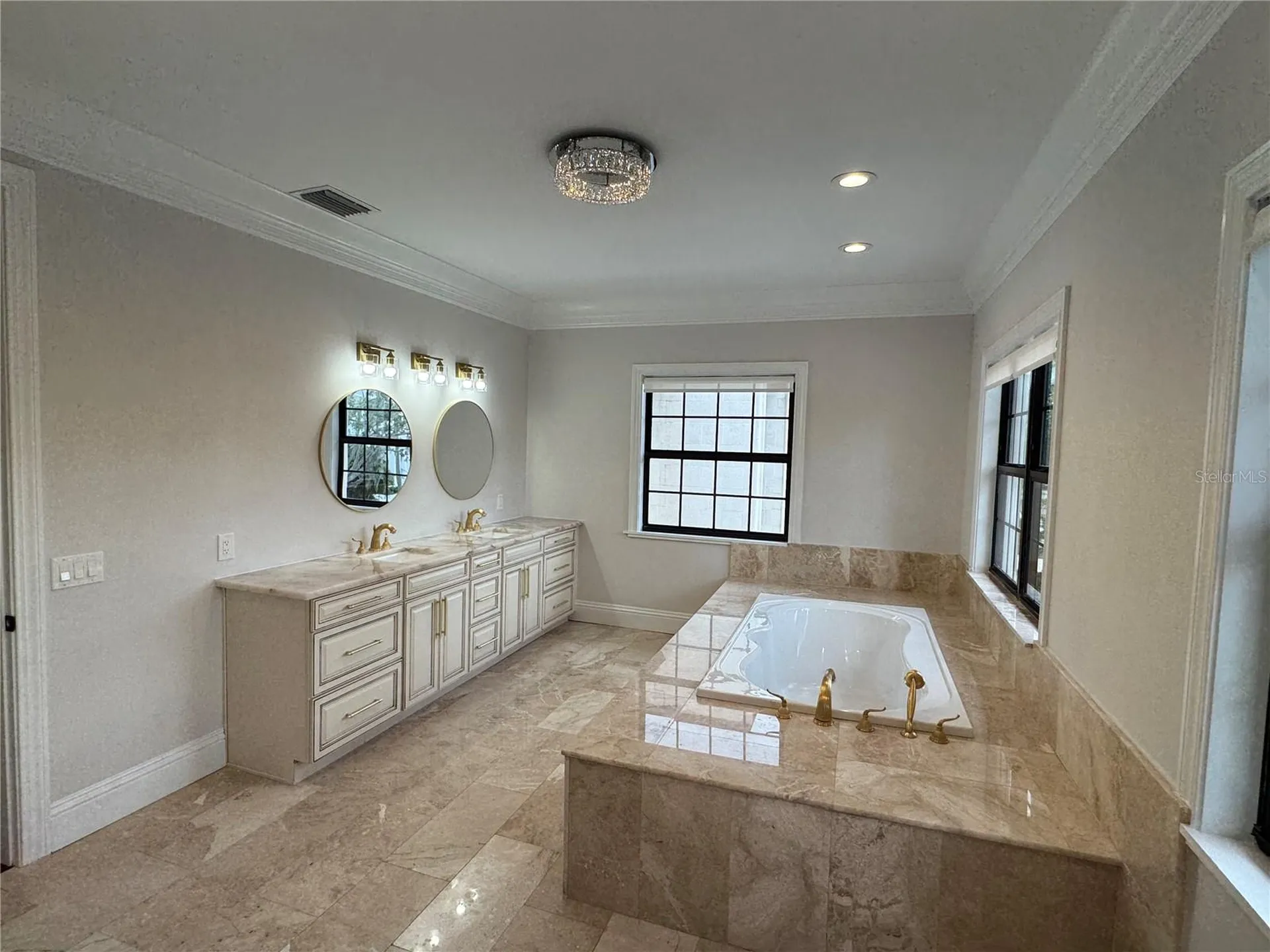420 S Royal Poinciana Drive Tampa FL 33609