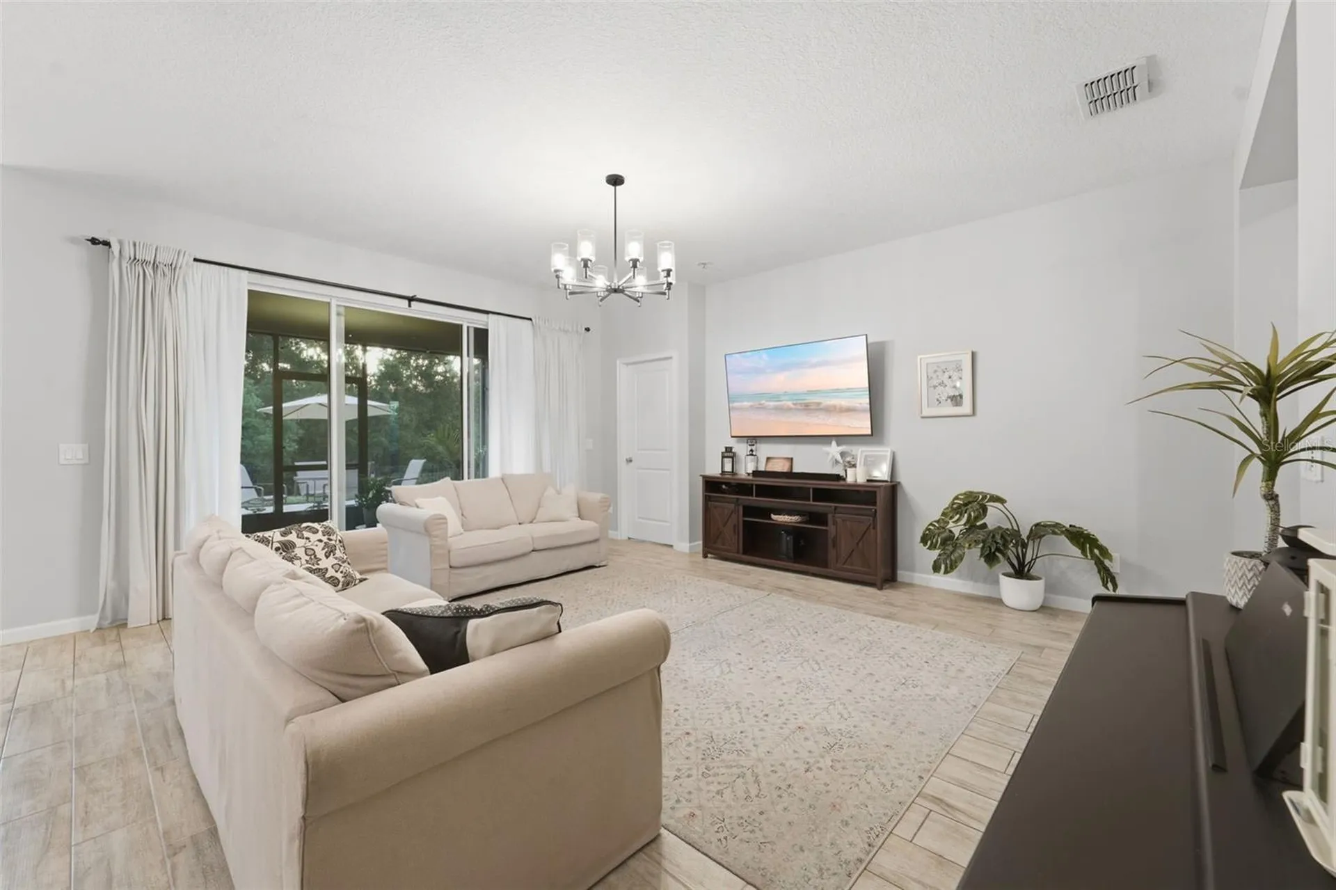 1097 Hendon Loop Davenport FL 33837