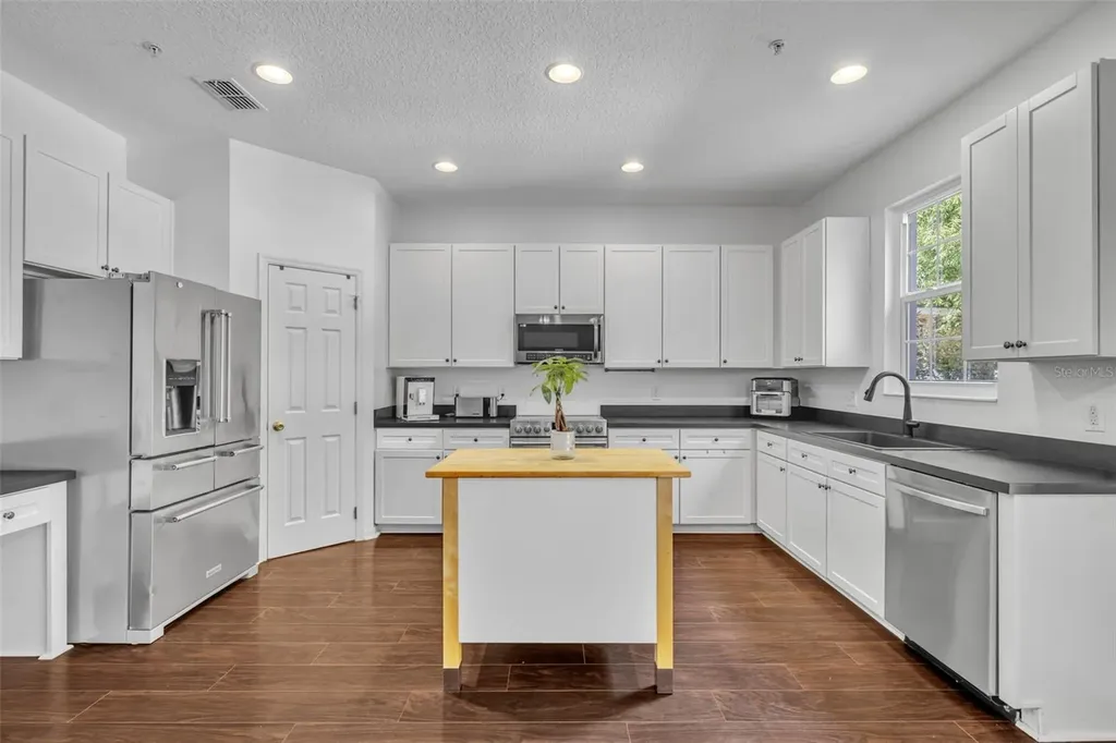 9906 Moss Rose Way Orlando FL 32832