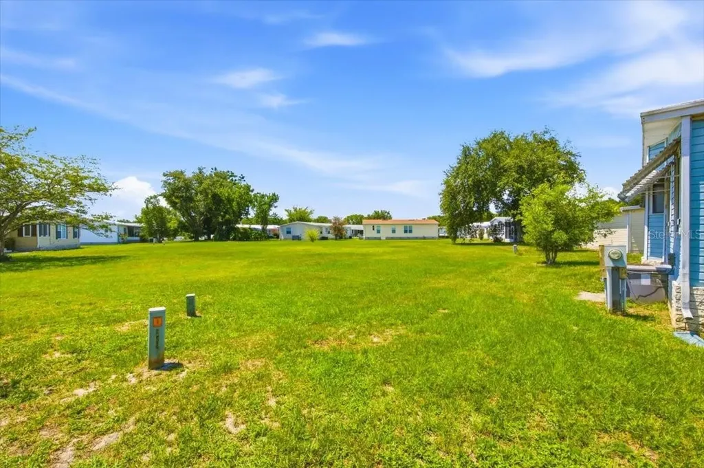 2679 Lake Grassmere Circle Zellwood FL 32798
