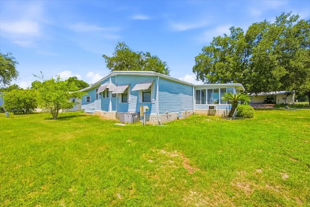 2679 Lake Grassmere Circle Zellwood FL 32798