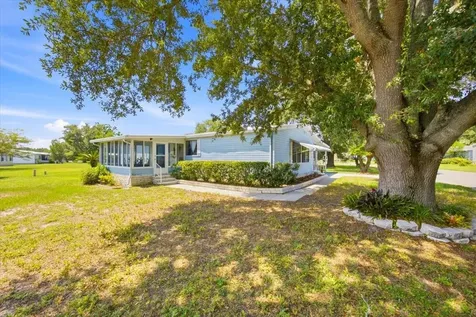 2679 Lake Grassmere Circle Zellwood FL 32798