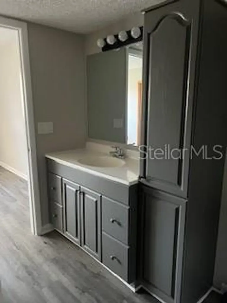6332 Newtown Circle Tampa FL 33615