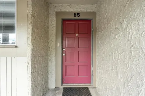 6332 Newtown Circle Tampa FL 33615