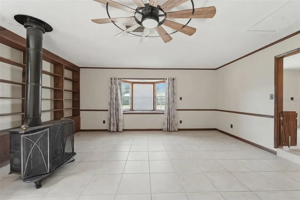 915 E Michigan Avenue Deland FL 32724