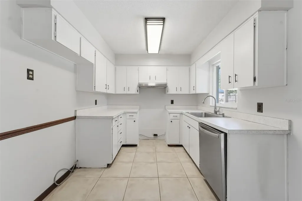 915 E Michigan Avenue Deland FL 32724