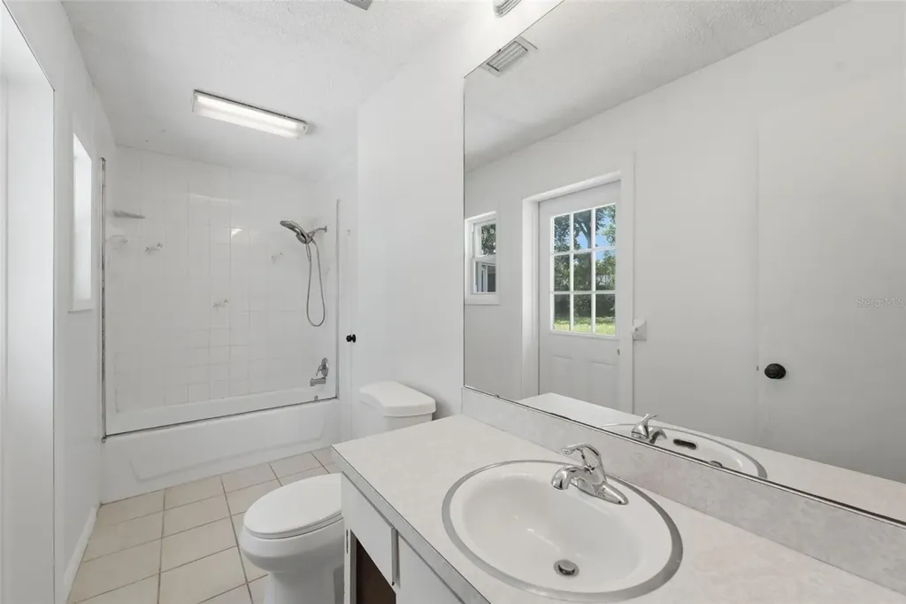 915 E Michigan Avenue Deland FL 32724