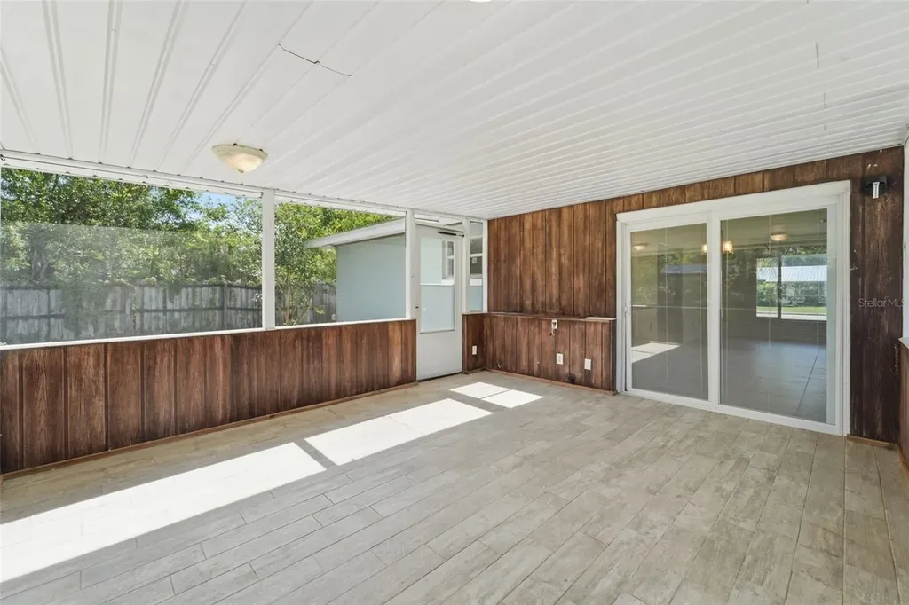 915 E Michigan Avenue Deland FL 32724