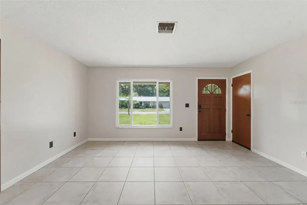 915 E Michigan Avenue Deland FL 32724