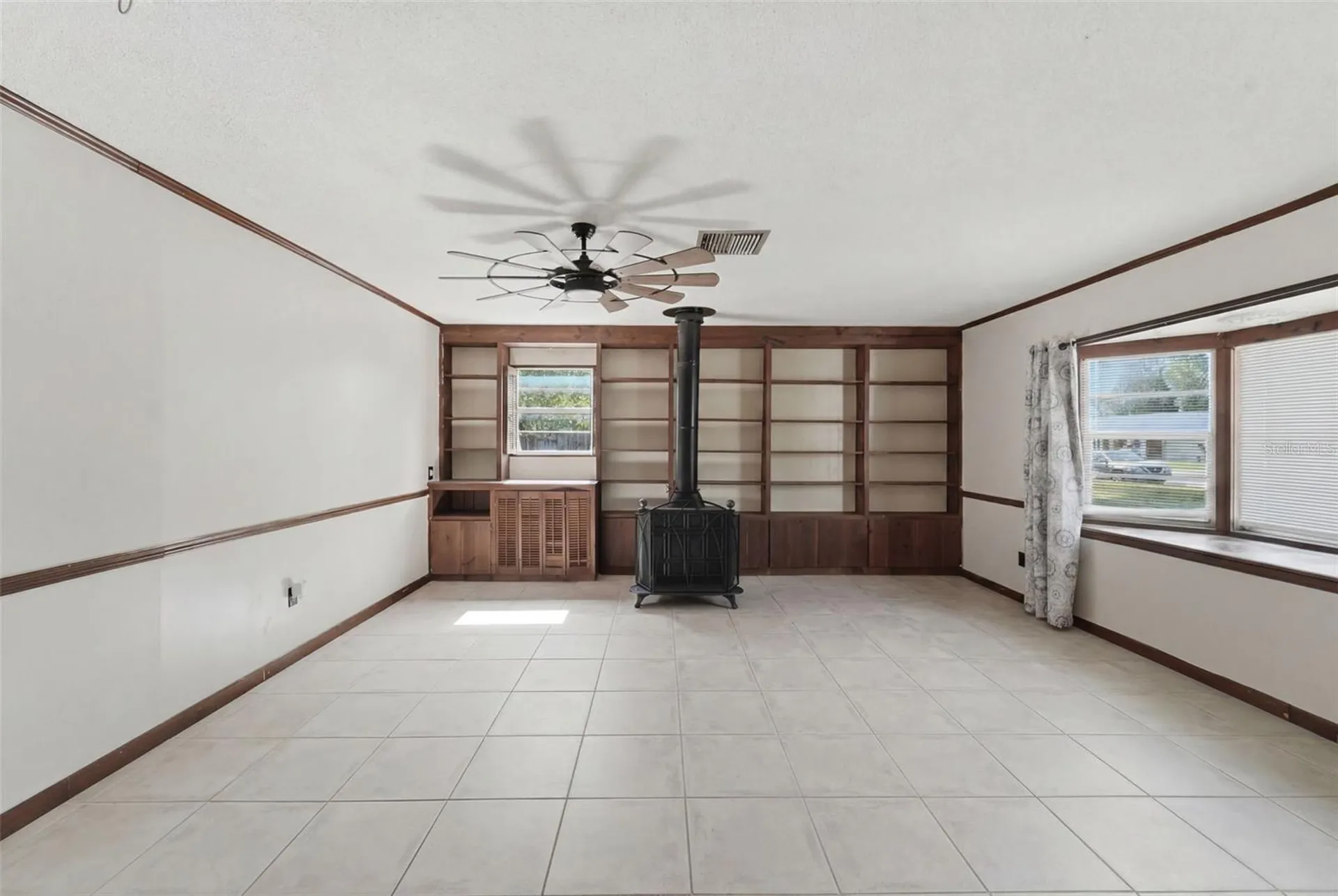 915 E Michigan Avenue Deland FL 32724