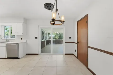 915 E Michigan Avenue Deland FL 32724