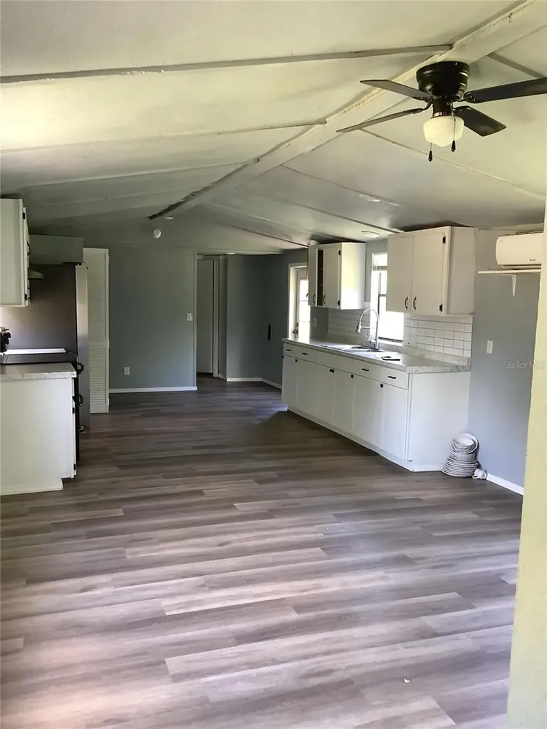 13585 SE 119th Street Ocklawaha FL 32179