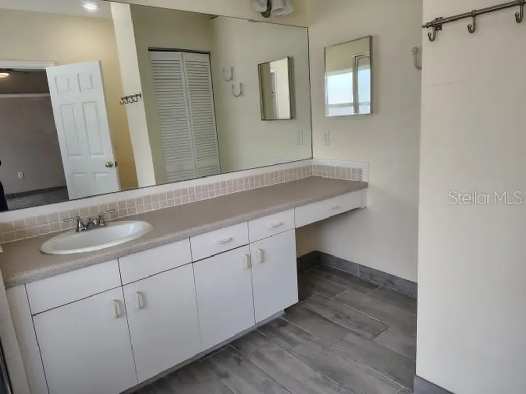 902 Greenbelt Circle Brandon FL 33510