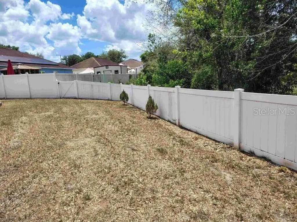 902 Greenbelt Circle Brandon FL 33510