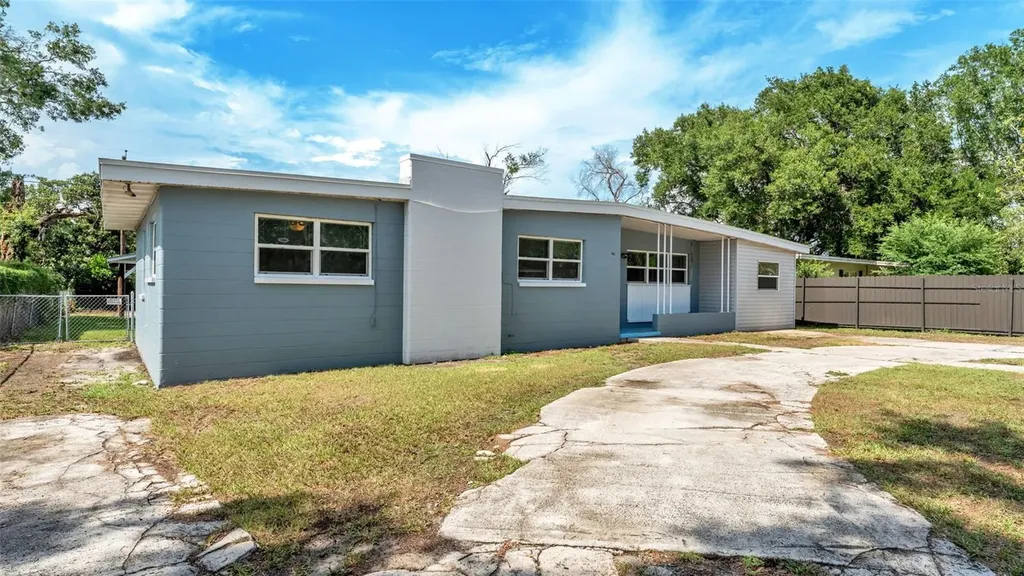 2270 S Crystal Lake Drive Lakeland FL 33801