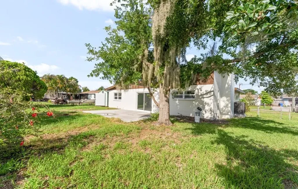 6221 Florida Circle E Apollo Beach FL 33572