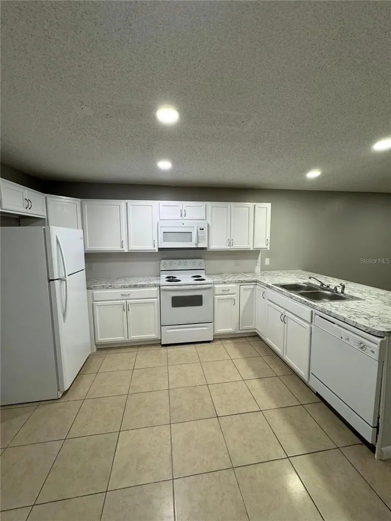 2526 Elm Avenue Lake Wales FL 33898