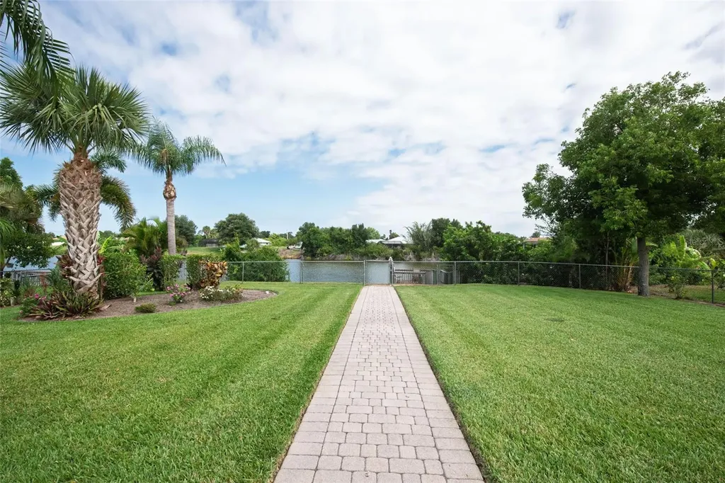 7411 Snow Drive Englewood FL 34224