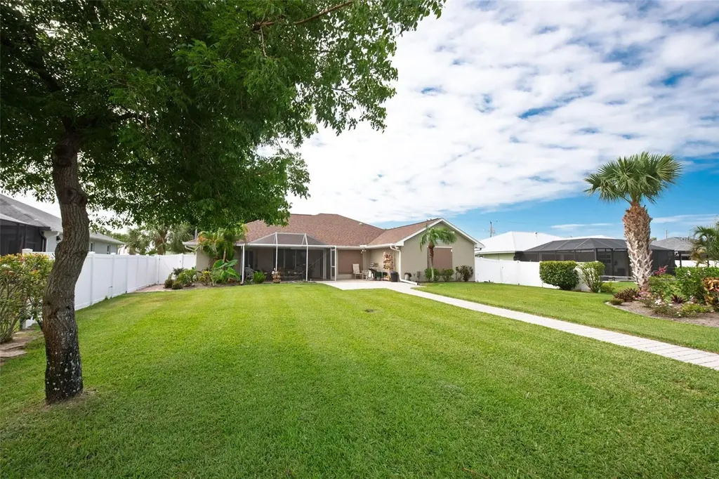 7411 Snow Drive Englewood FL 34224