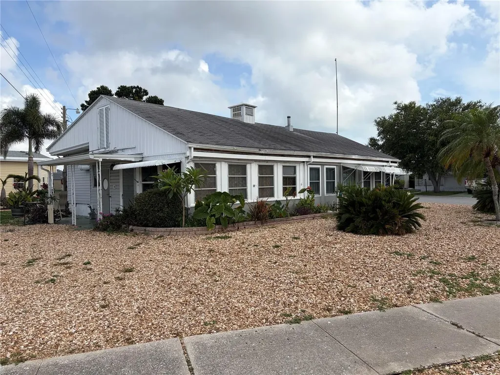 5066 Pebble Beach Avenue Sarasota FL 34234