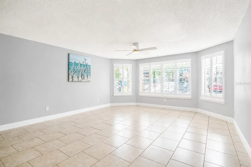 2739 N Poinciana Boulevard Kissimmee FL 34746