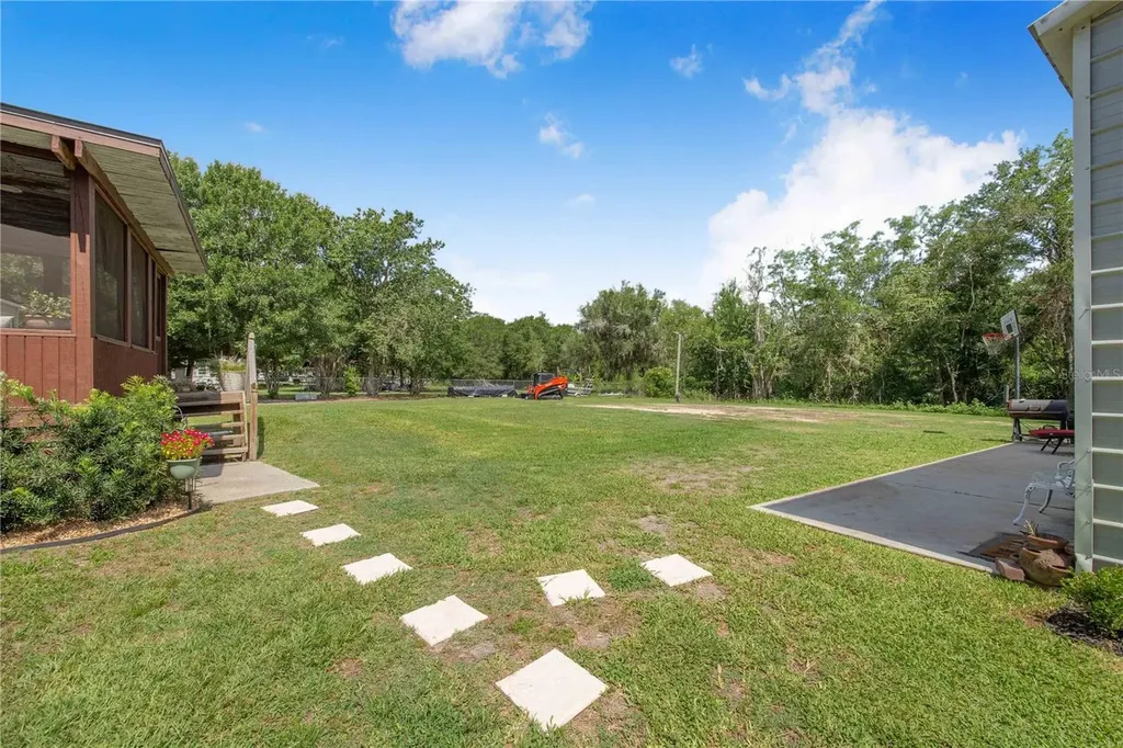 2236 1/2 Ellie Road Auburndale FL 33823