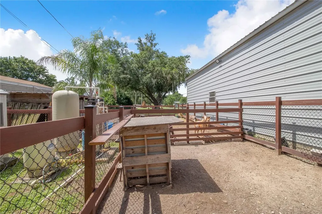 2236 1/2 Ellie Road Auburndale FL 33823