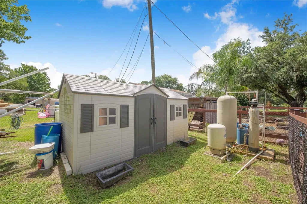 2236 1/2 Ellie Road Auburndale FL 33823