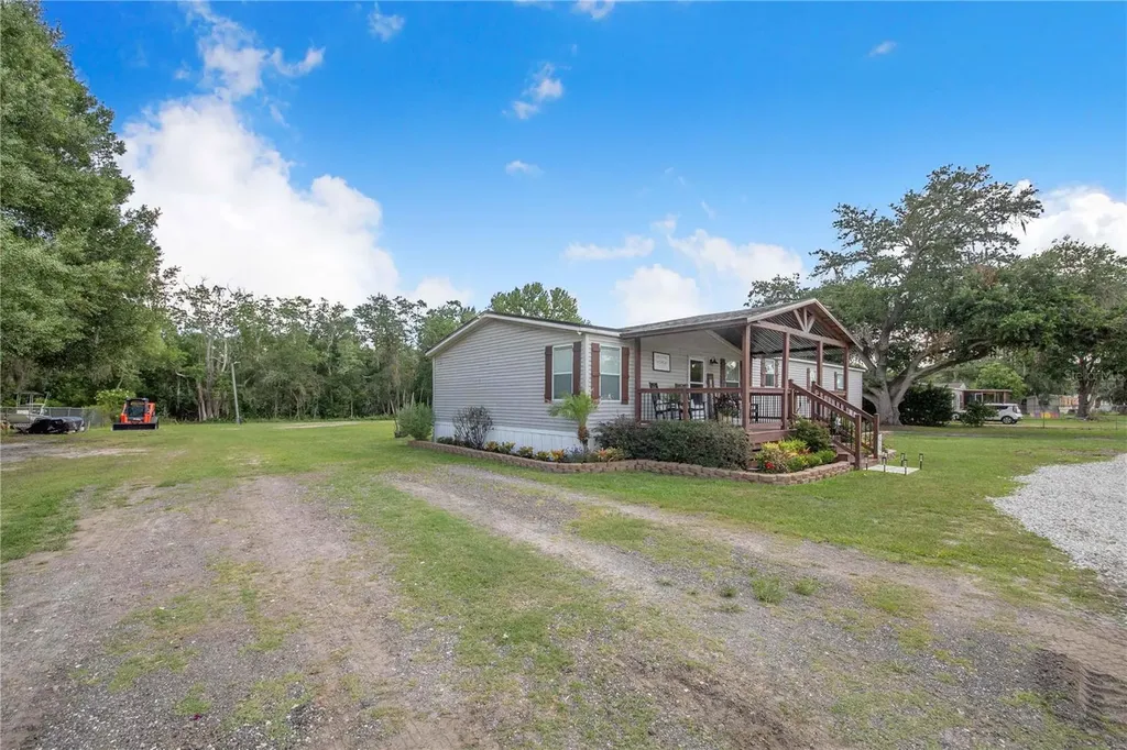 2236 1/2 Ellie Road Auburndale FL 33823
