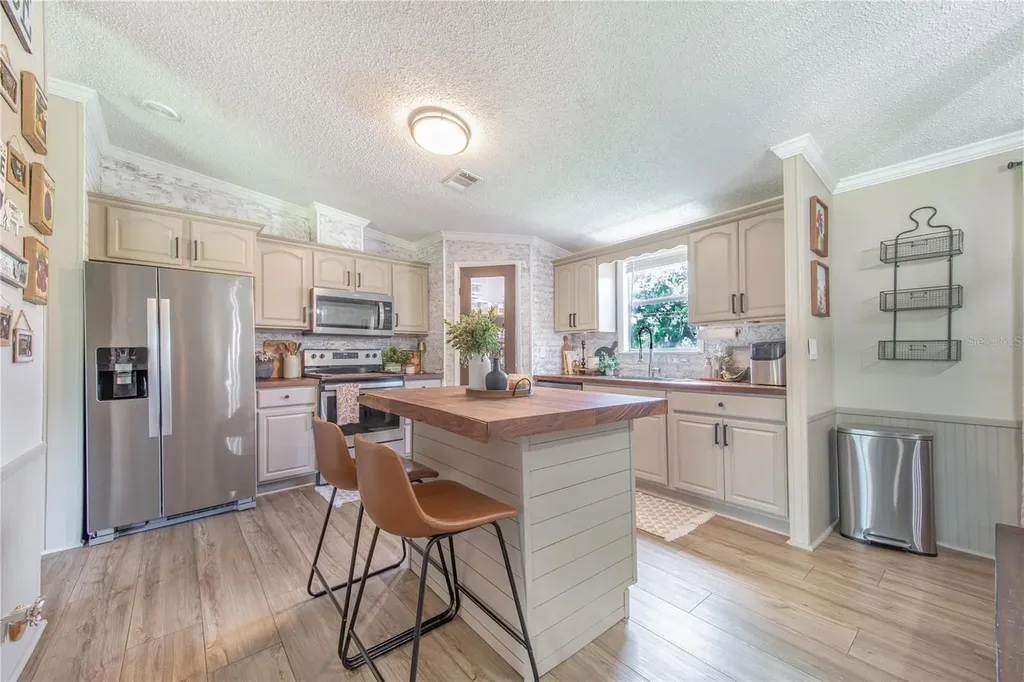 2236 1/2 Ellie Road Auburndale FL 33823