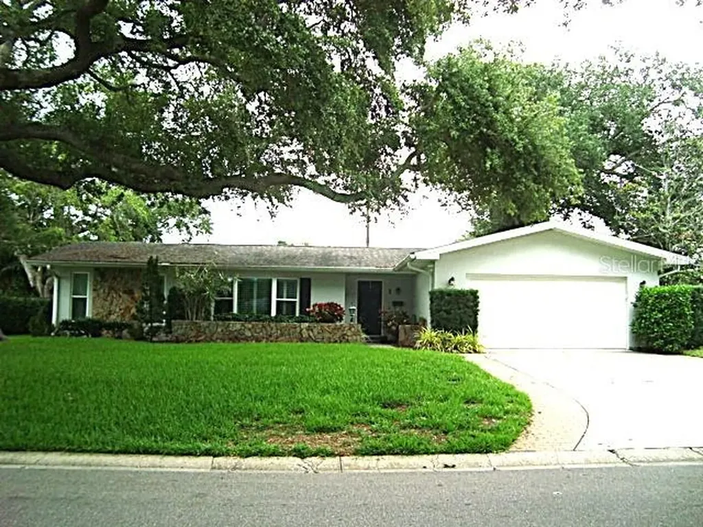 1 Eastwood Lane Belleair FL 33756