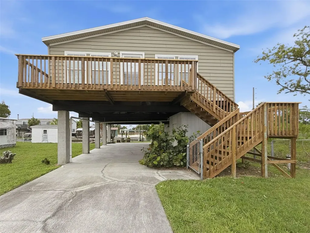 6839 Curlew Lane Hudson FL 34667