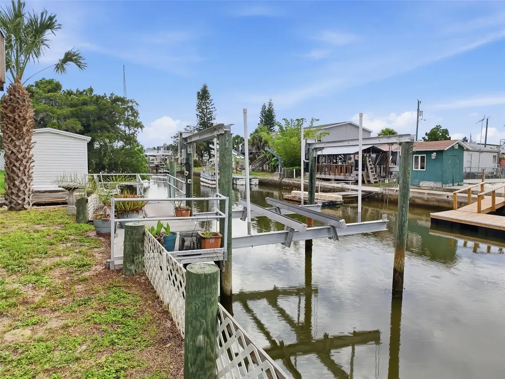 6839 Curlew Lane Hudson FL 34667