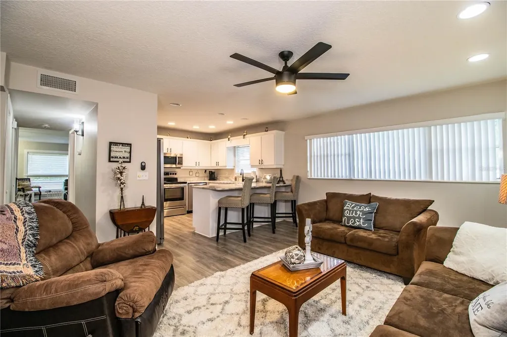 11 Loma Verde Lakeland FL 33813