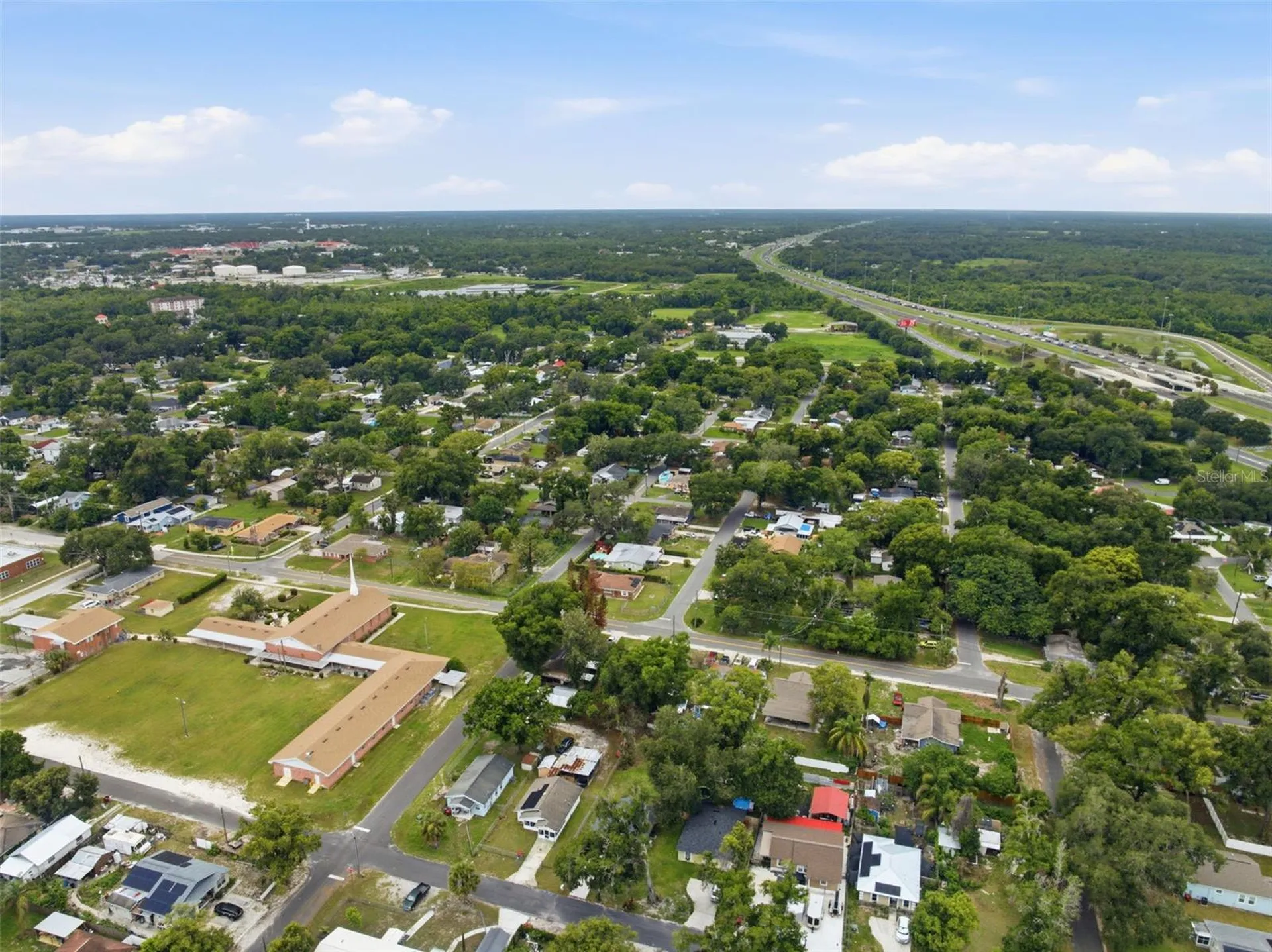 1807 N Barnes Street Plant City FL 33563