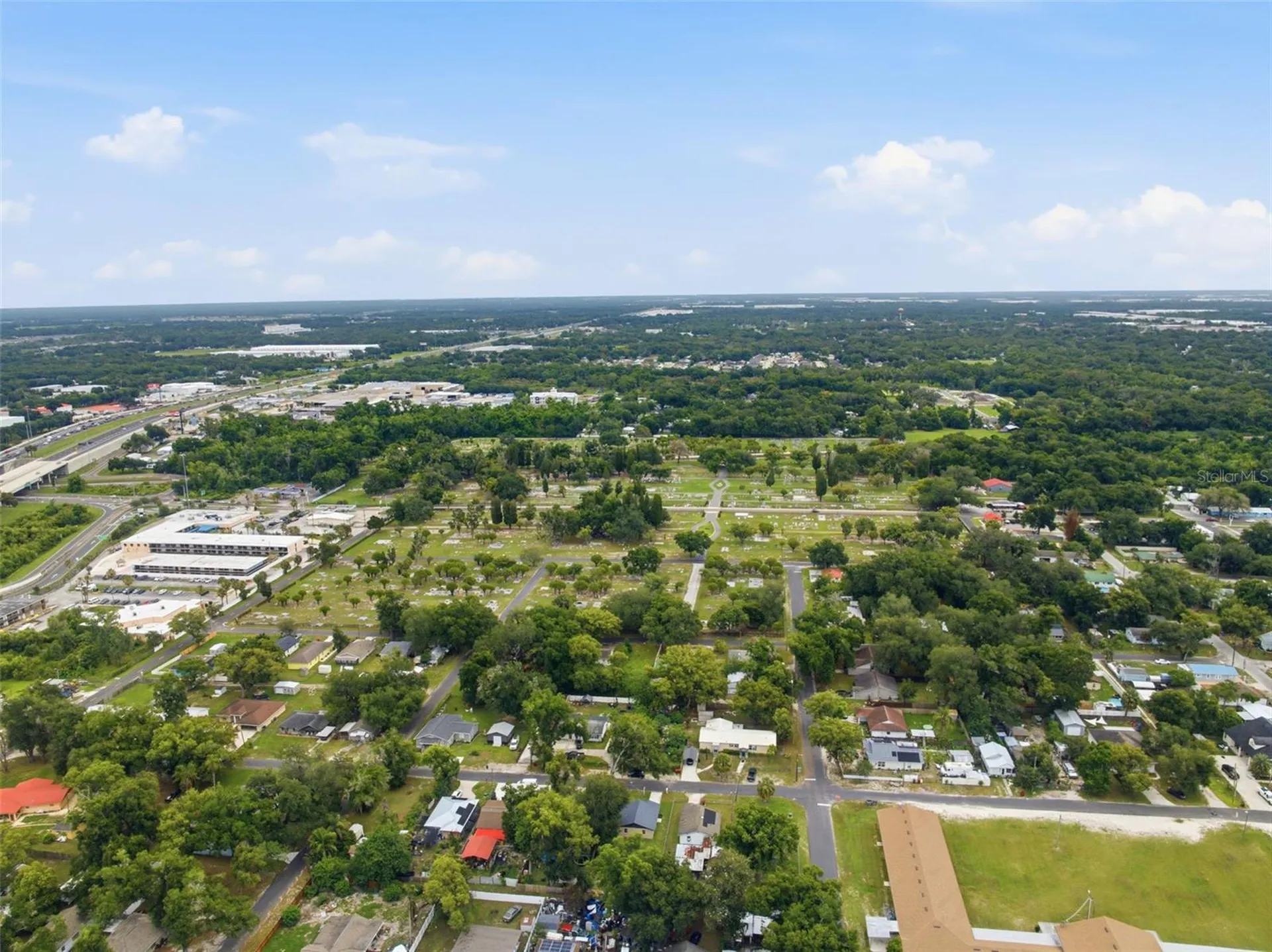 1807 N Barnes Street Plant City FL 33563