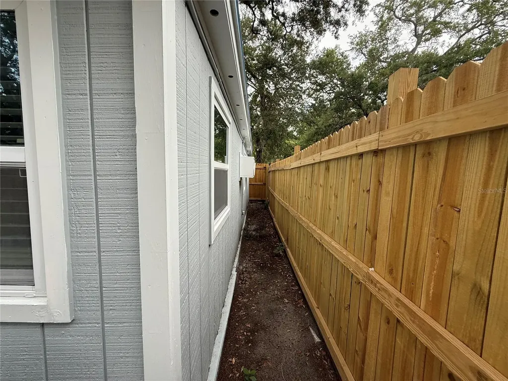 613 1st Avenue NE Largo FL 33770