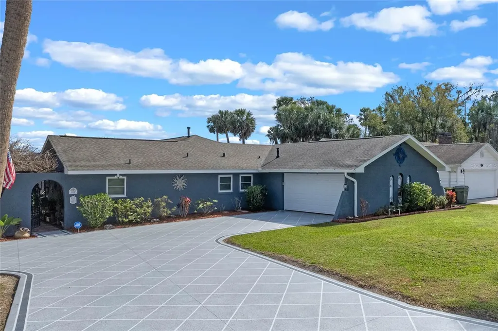 1102 N Palmetto Street Leesburg FL 34748