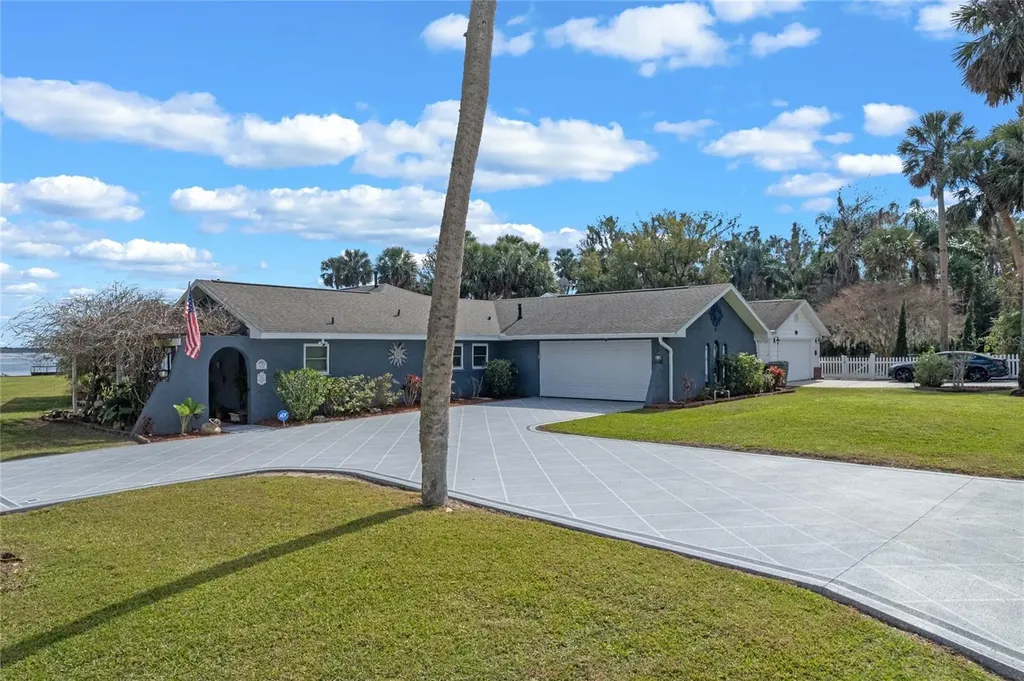 1102 N Palmetto Street Leesburg FL 34748