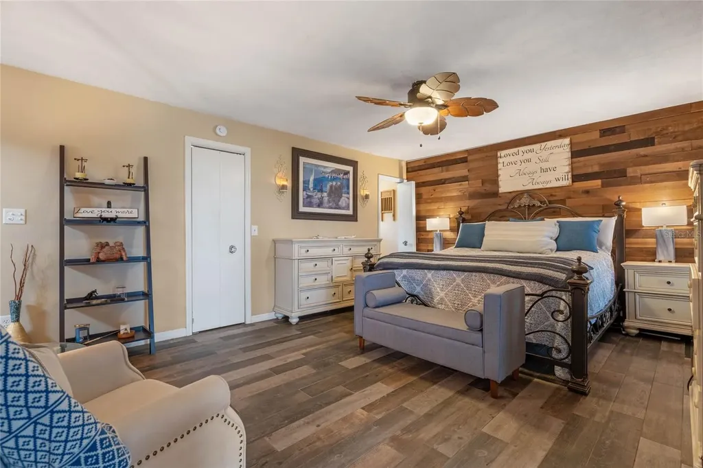 1102 N Palmetto Street Leesburg FL 34748