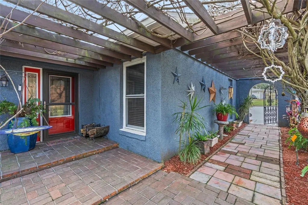 1102 N Palmetto Street Leesburg FL 34748