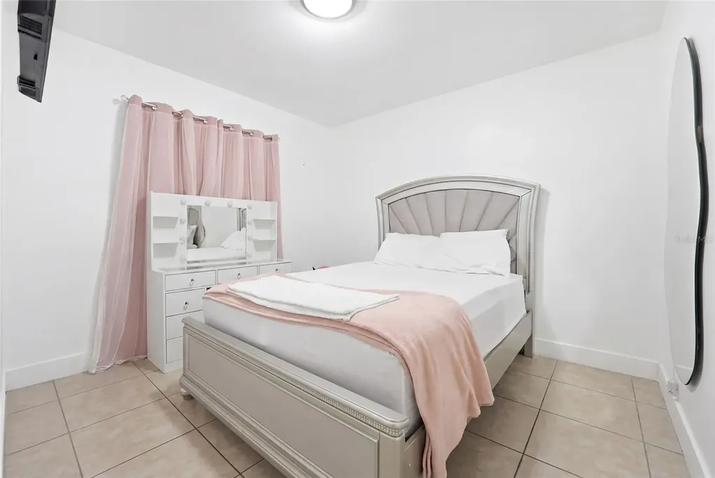 465 E 38th Street Hialeah FL 33013