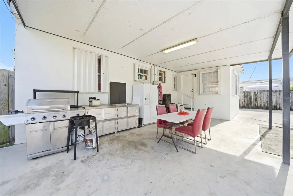 465 E 38th Street Hialeah FL 33013
