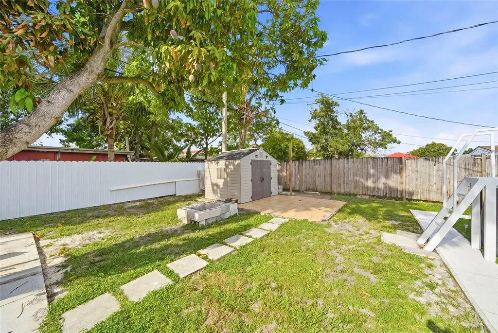 465 E 38th Street Hialeah FL 33013