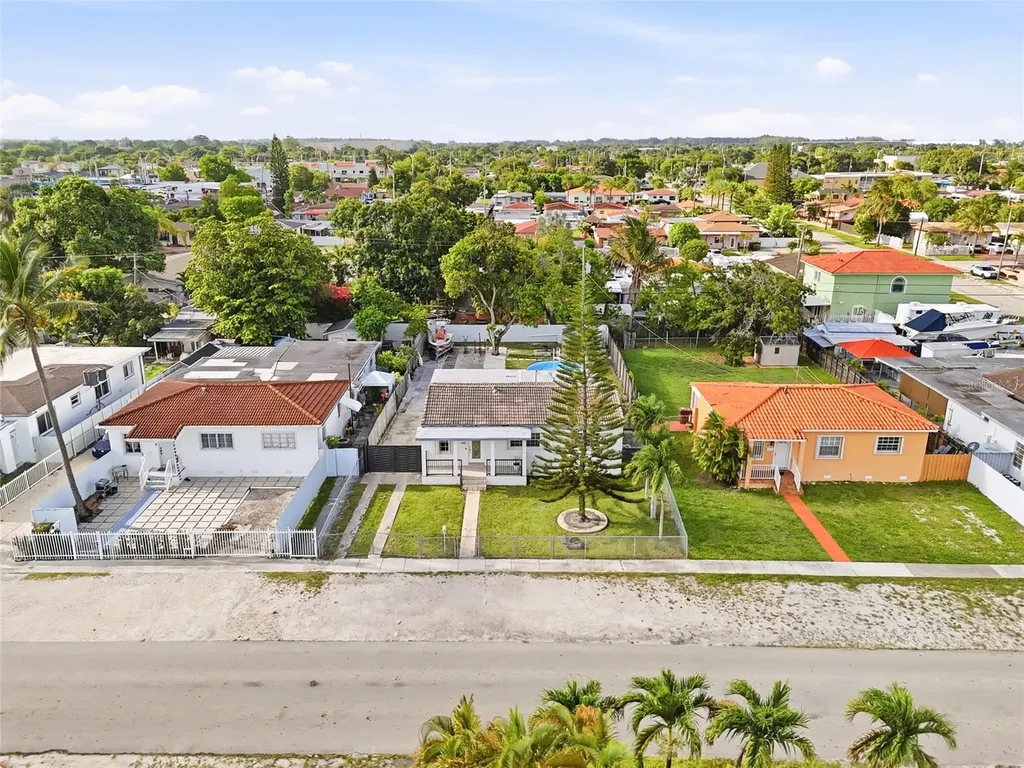 465 E 38th Street Hialeah FL 33013