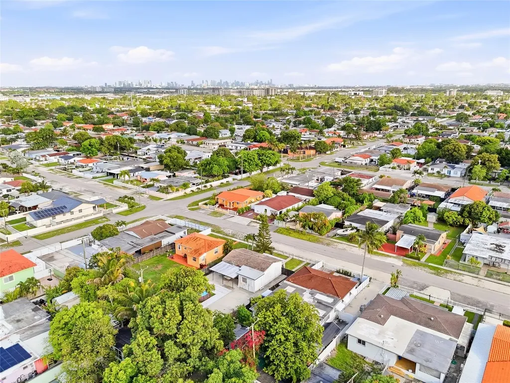 465 E 38th Street Hialeah FL 33013