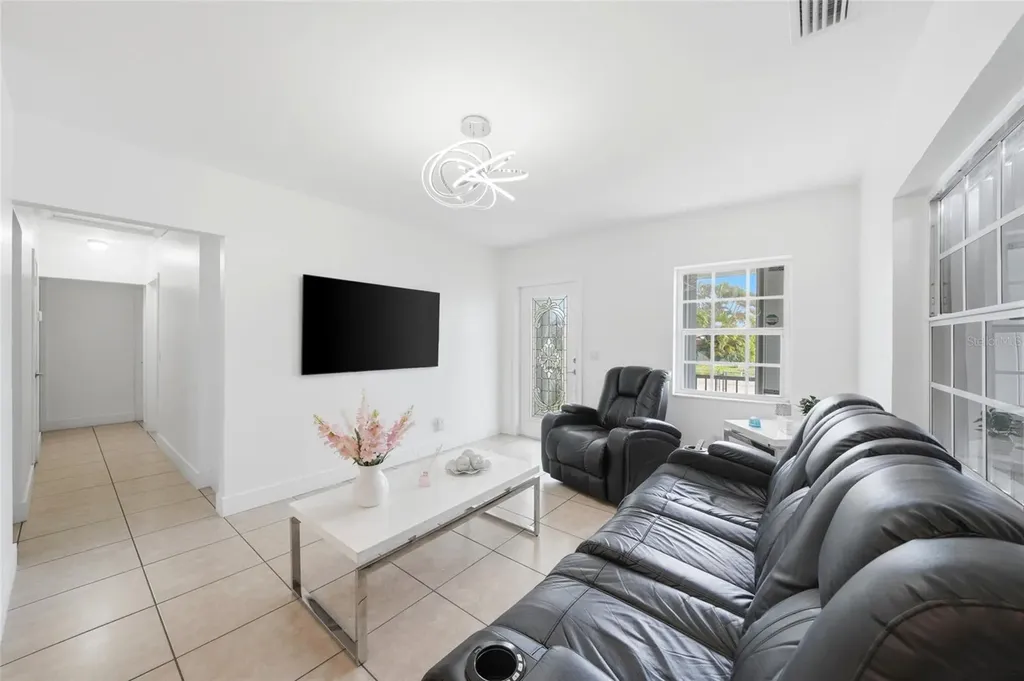 465 E 38th Street Hialeah FL 33013