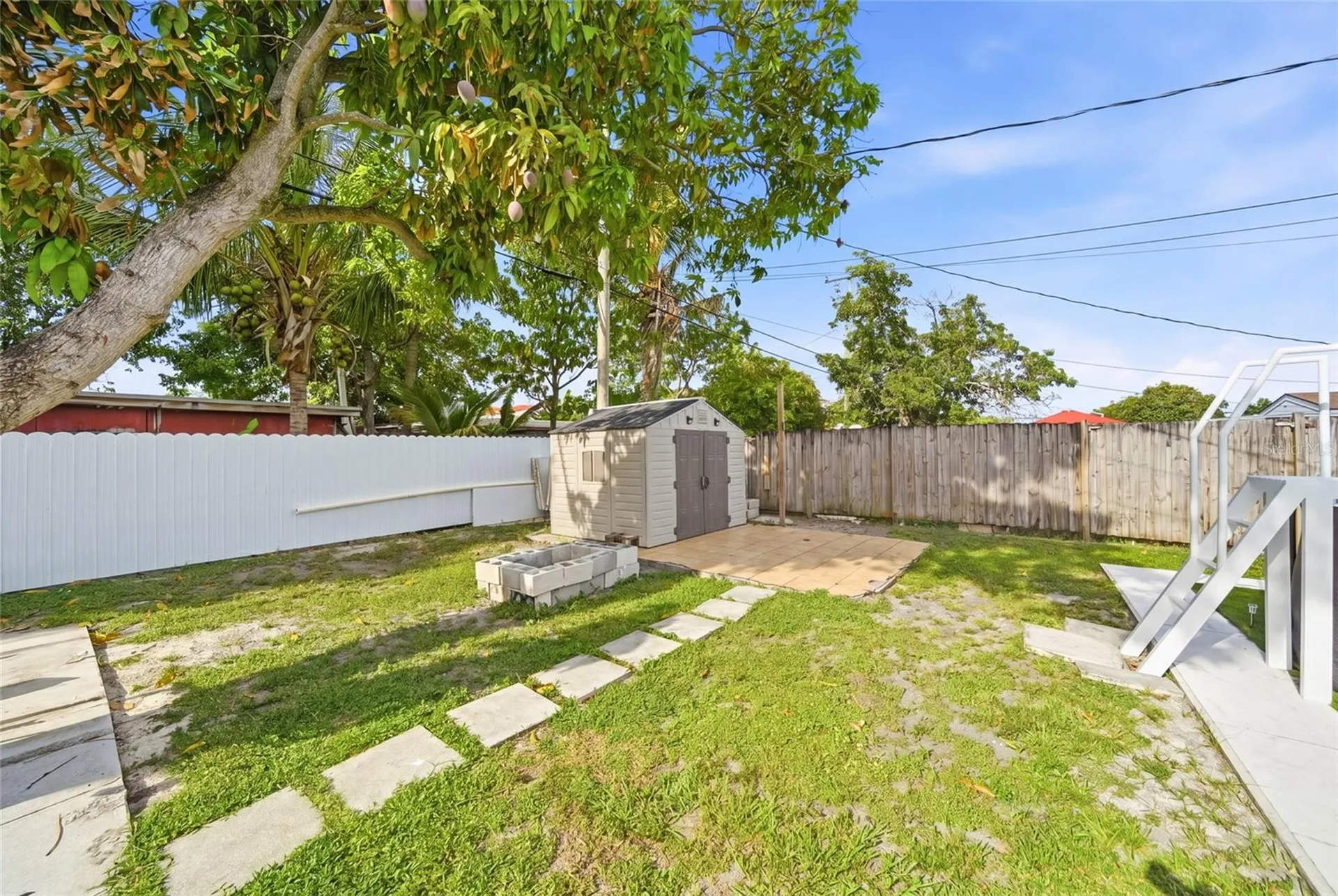 465 E 38th Street Hialeah FL 33013