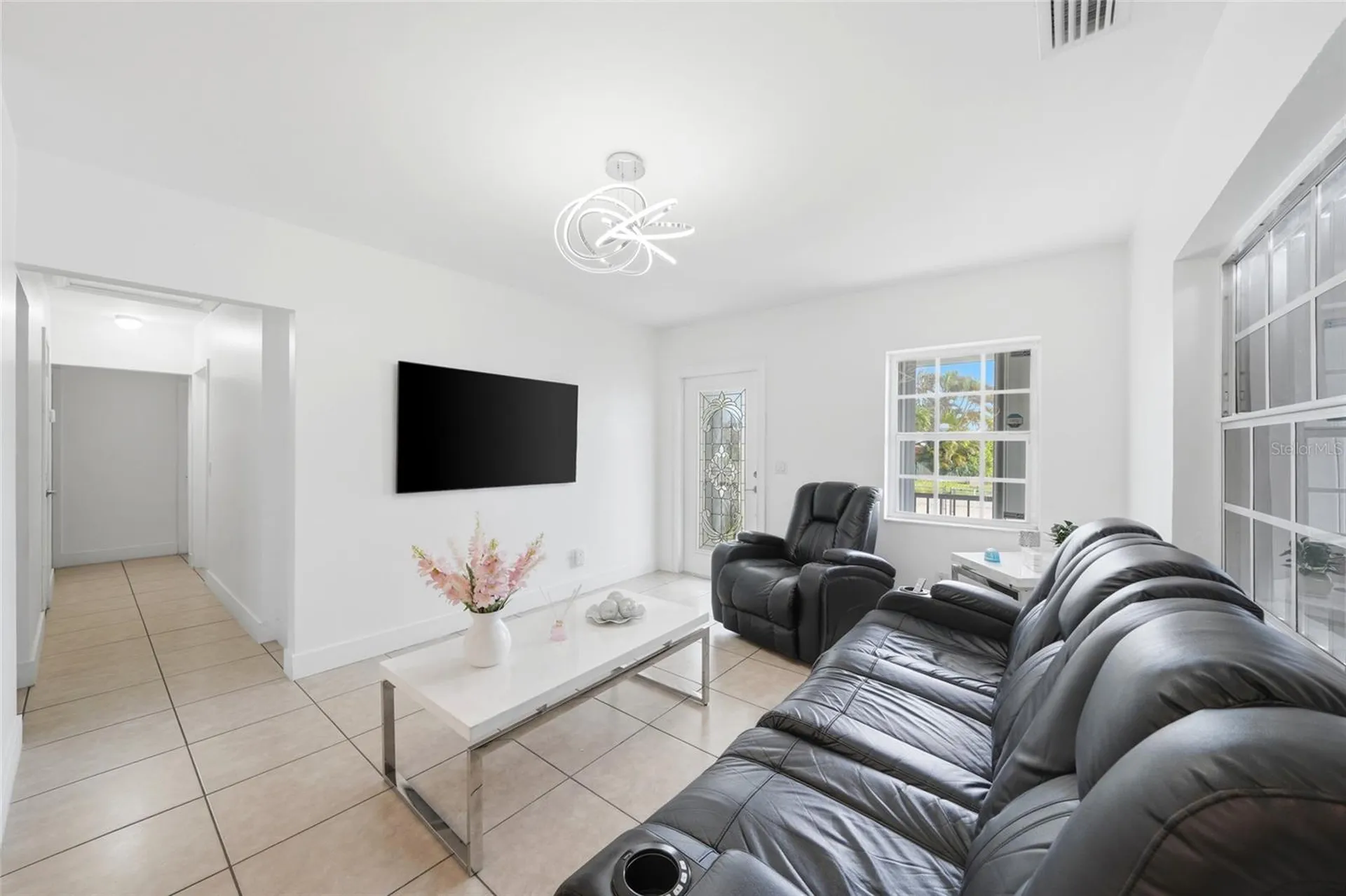 465 E 38th Street Hialeah FL 33013
