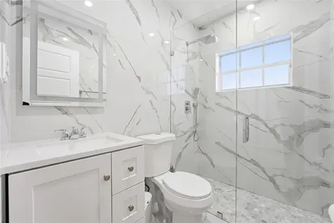 465 E 38th Street Hialeah FL 33013